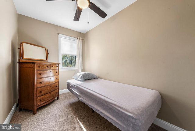 114 LAKEVIEW DR, Ridley Park, PA 19078