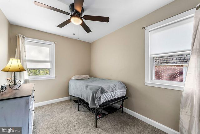 114 LAKEVIEW DR, Ridley Park, PA 19078