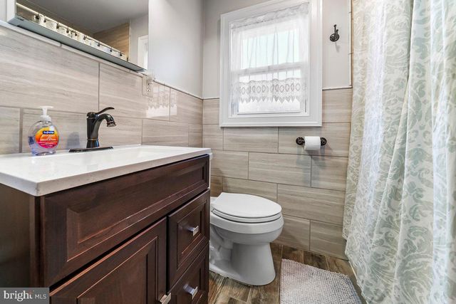 114 LAKEVIEW DR, Ridley Park, PA 19078