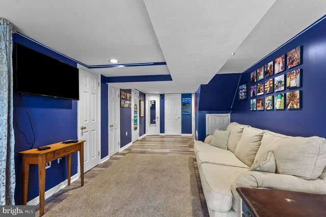 114 LAKEVIEW DR, Ridley Park, PA 19078