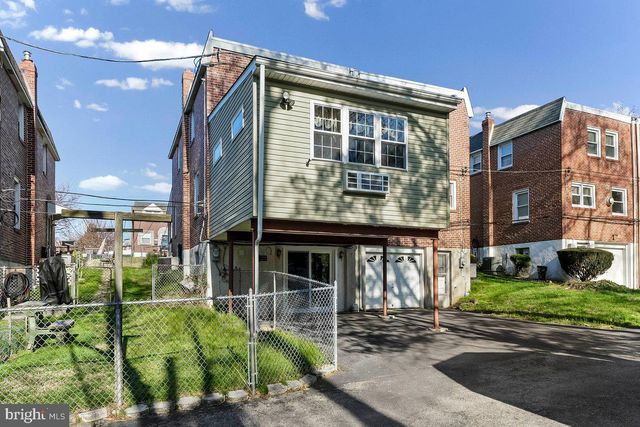 114 LAKEVIEW DR, Ridley Park, PA 19078