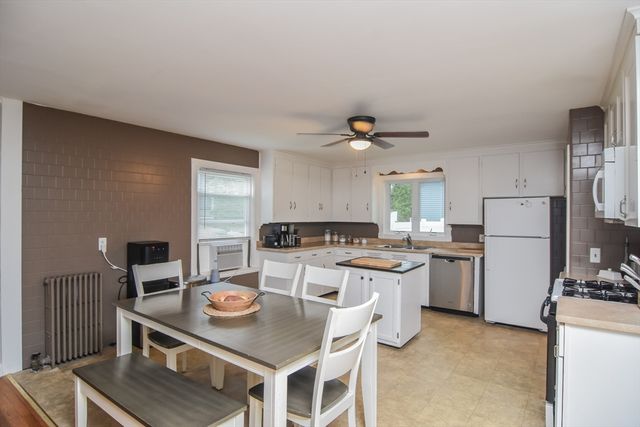 2 Lamb St, Attleboro, MA 02703