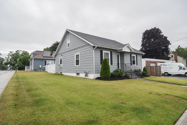 2 Lamb St, Attleboro, MA 02703