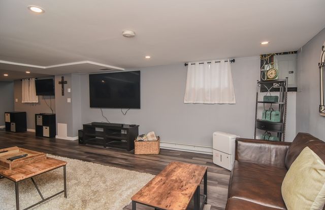 2 Lamb St, Attleboro, MA 02703
