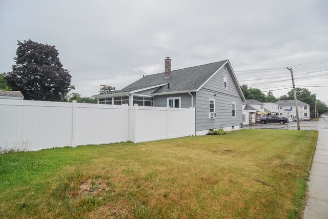 2 Lamb St, Attleboro, MA 02703