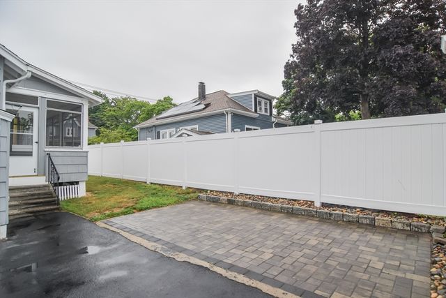 2 Lamb St, Attleboro, MA 02703