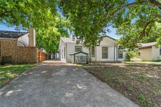 2221 Varsity Drive, Grand Prairie, TX 75051