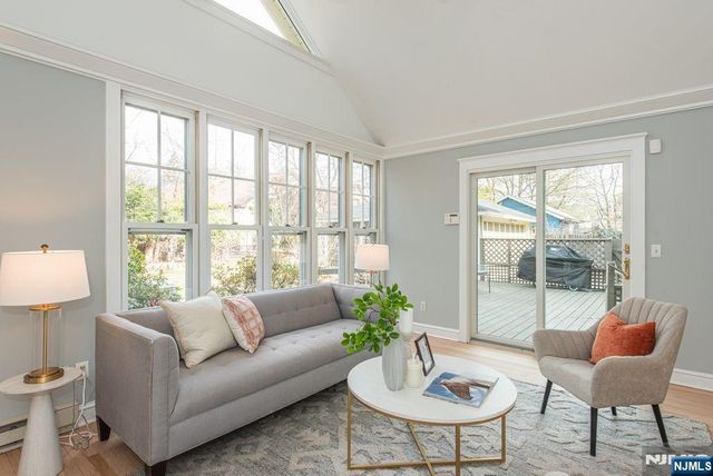 14 Burnside Street, Montclair, NJ 07043