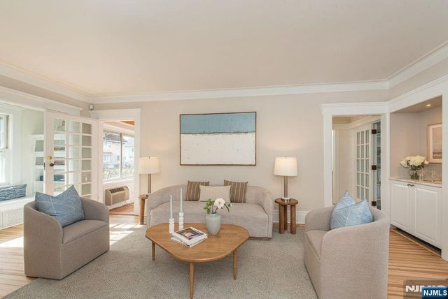 14 Burnside Street, Montclair, NJ 07043