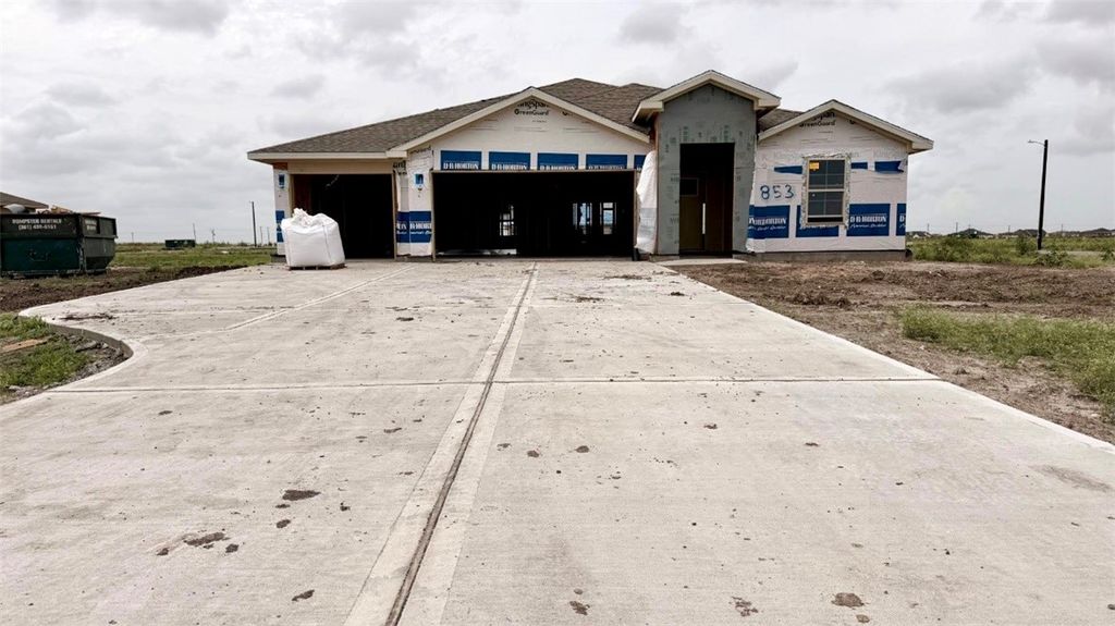 853 Fisher's Island Circ, Corpus Christi, TX 78415