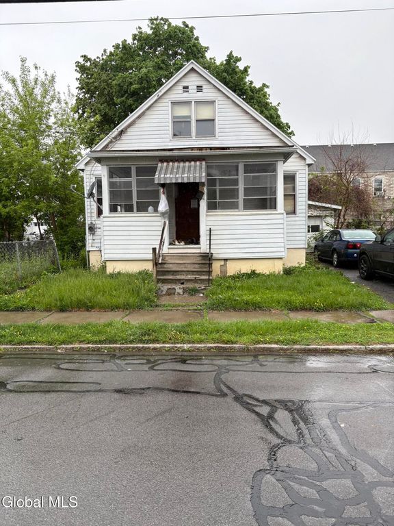 1833 Avenue A, Schenectady, NY 12308
