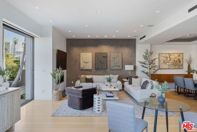 2910 & 2908 Strongs Drive, Venice, CA 90291