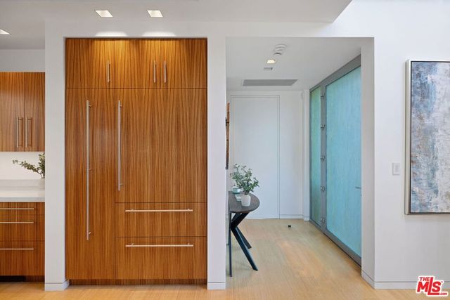 2910 & 2908 Strongs Drive, Venice, CA 90291