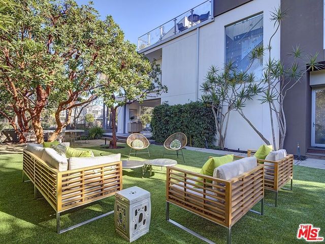 2910 & 2908 Strongs Drive, Venice, CA 90291