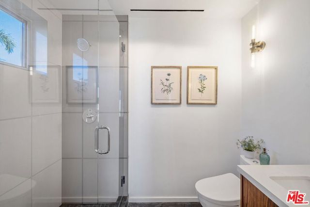 2910 & 2908 Strongs Drive, Venice, CA 90291