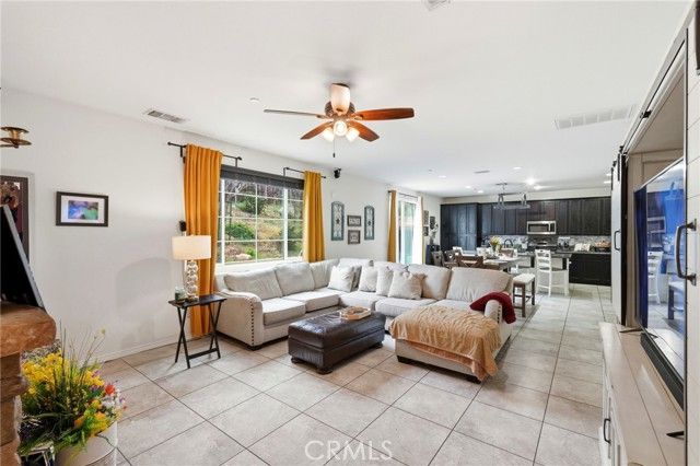 18332 Cayenne, San Bernardino, CA 92407