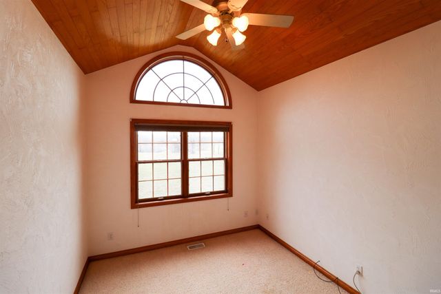 2577 E 600 S, Huntingburg, IN 47542