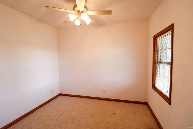 2577 E 600 S, Huntingburg, IN 47542