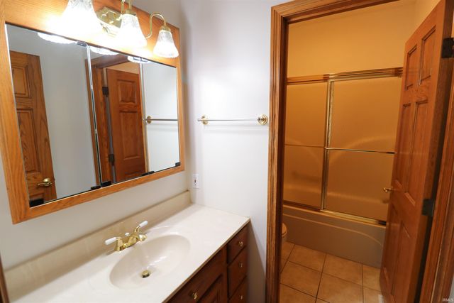 2577 E 600 S, Huntingburg, IN 47542