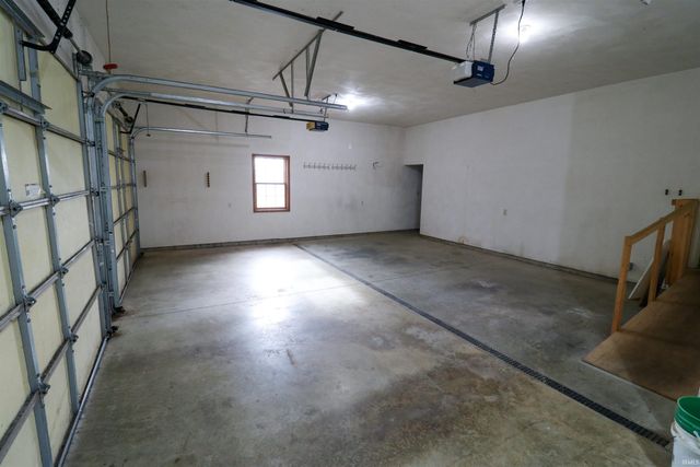 2577 E 600 S, Huntingburg, IN 47542