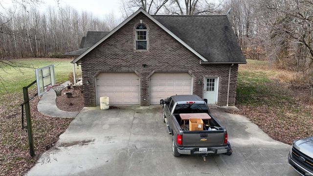 2577 E 600 S, Huntingburg, IN 47542