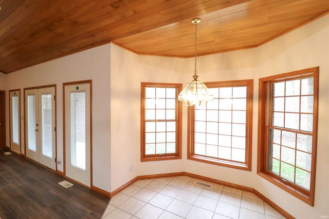 2577 E 600 S, Huntingburg, IN 47542