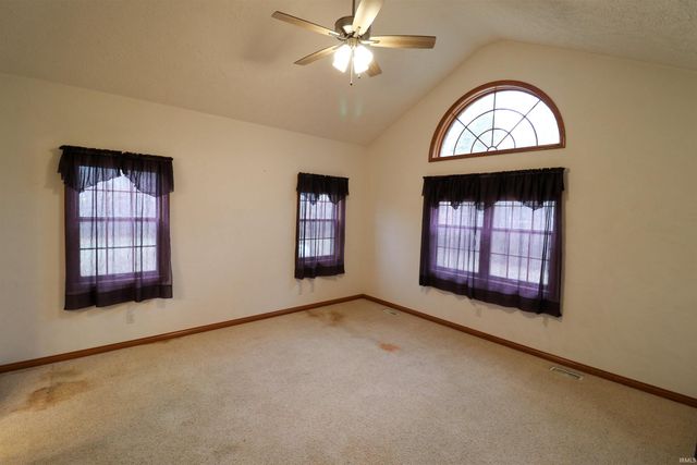 2577 E 600 S, Huntingburg, IN 47542