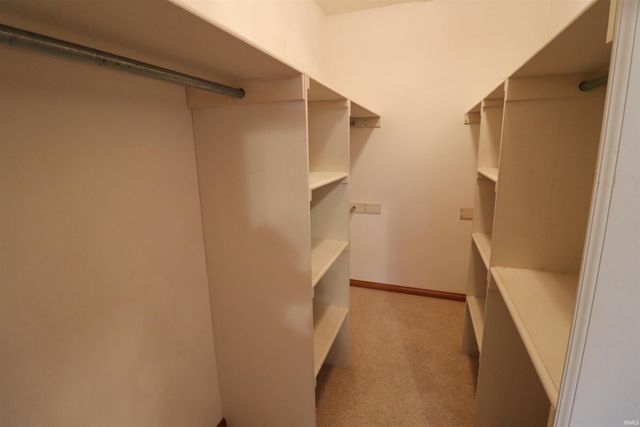 2577 E 600 S, Huntingburg, IN 47542