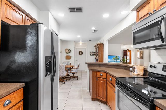 510 EASTLAKE DR, Haines City, FL 33844