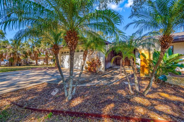 869 SEMINOLE BOULEVARD, Tarpon Springs, FL 34689