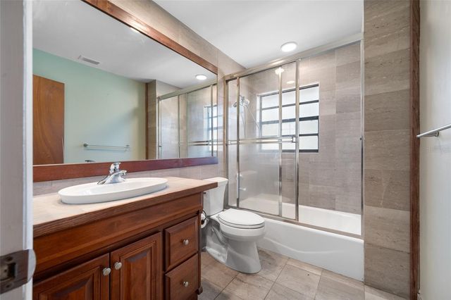 869 SEMINOLE BOULEVARD, Tarpon Springs, FL 34689