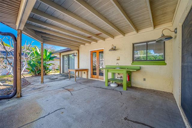 869 SEMINOLE BOULEVARD, Tarpon Springs, FL 34689