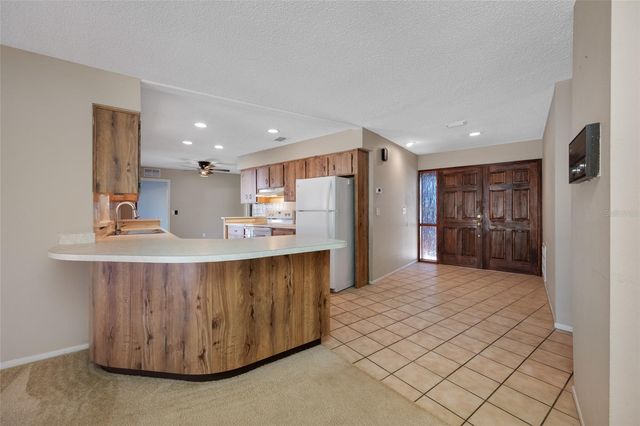 869 SEMINOLE BOULEVARD, Tarpon Springs, FL 34689