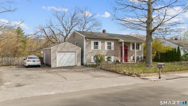 166 Glenwood Road, Clinton, CT 06413