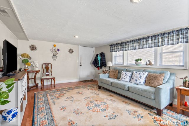 166 Glenwood Road, Clinton, CT 06413