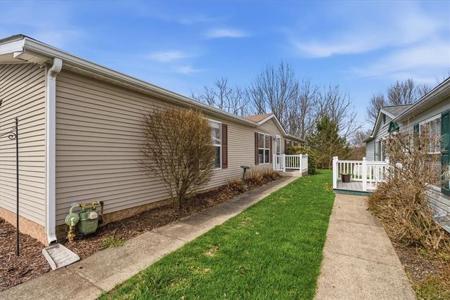 20 W Rock Lake Ct, Jackson Twp, PA 16063