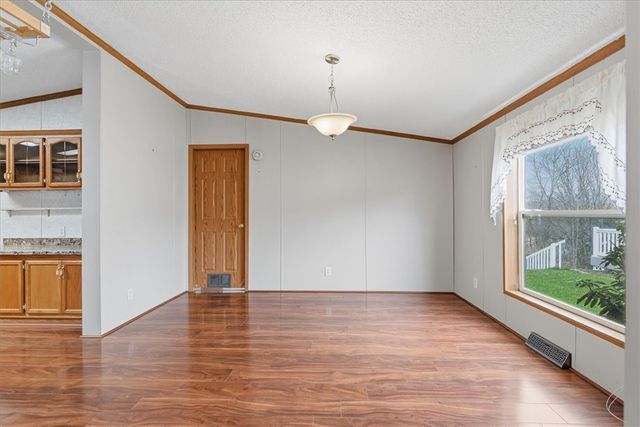 20 W Rock Lake Ct, Jackson Twp, PA 16063