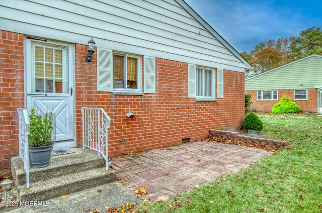 15 Monmouth Lane B, Whiting, NJ 08759