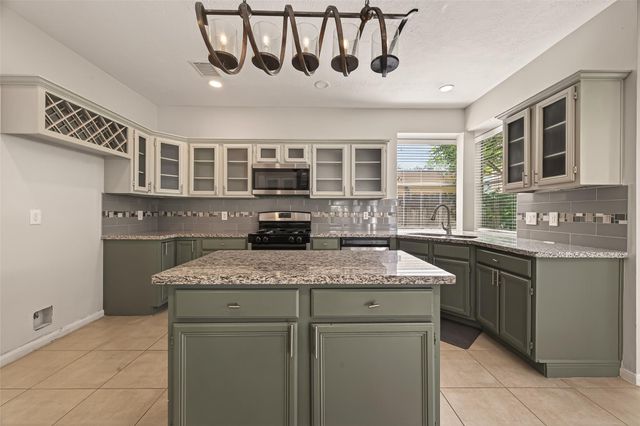 3215 Broken Bough Drive, Missouri City, TX 77459