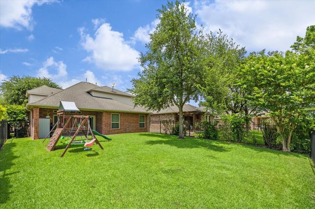 18411 S Raven Shore Drive, Cypress, TX 77433