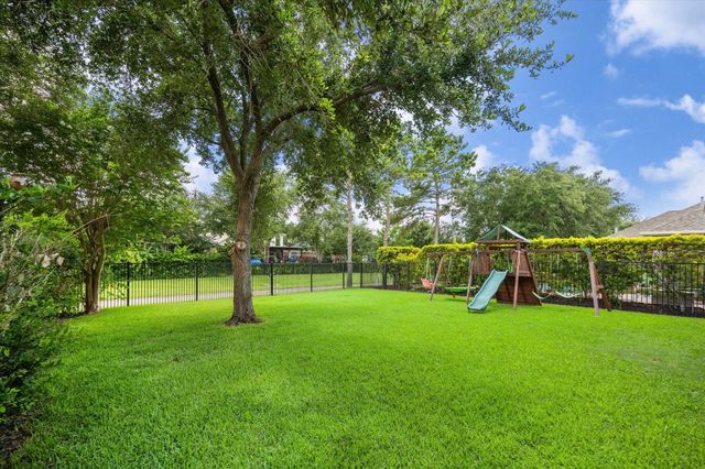 18411 S Raven Shore Drive, Cypress, TX 77433