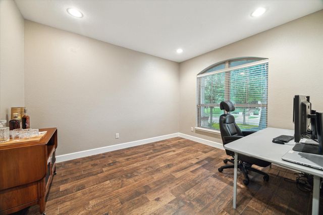 18411 S Raven Shore Drive, Cypress, TX 77433