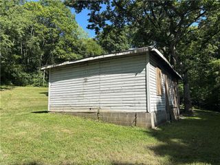 7035 Holliday Drive, Kansas City, KS 66106
