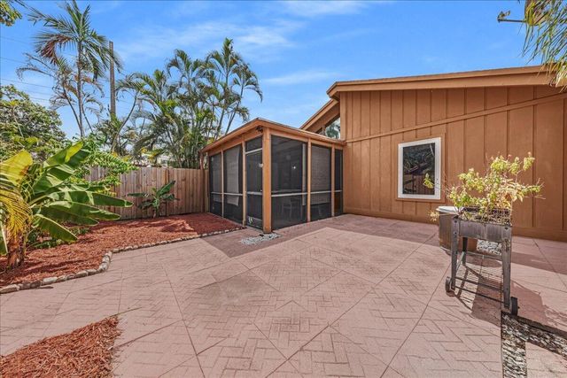 6120 NW 33rd Way, Fort Lauderdale, FL 33309