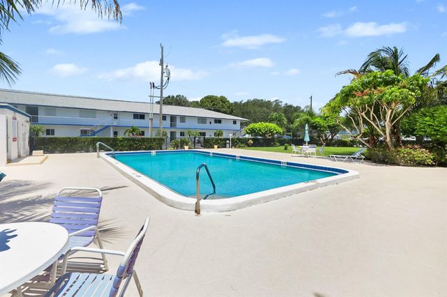 11 Garden Street 206T, Tequesta, FL 33469
