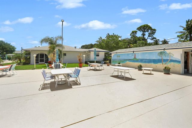 11 Garden Street 206T, Tequesta, FL 33469