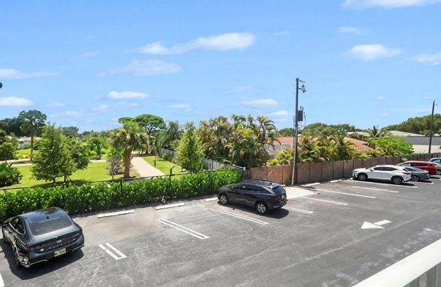 11 Garden Street 206T, Tequesta, FL 33469