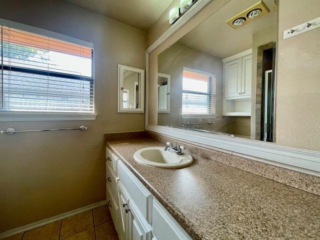 1319 W Aries Road, Edmond, OK 73003