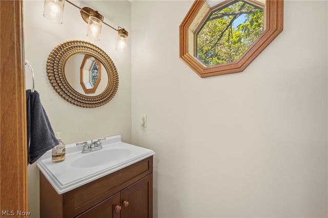 10137 Johnnycake Ridge Road, Concord Twp, OH 44077