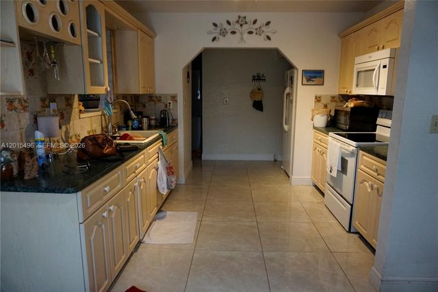 19680 SW 121st Ave, Miami, FL 33177